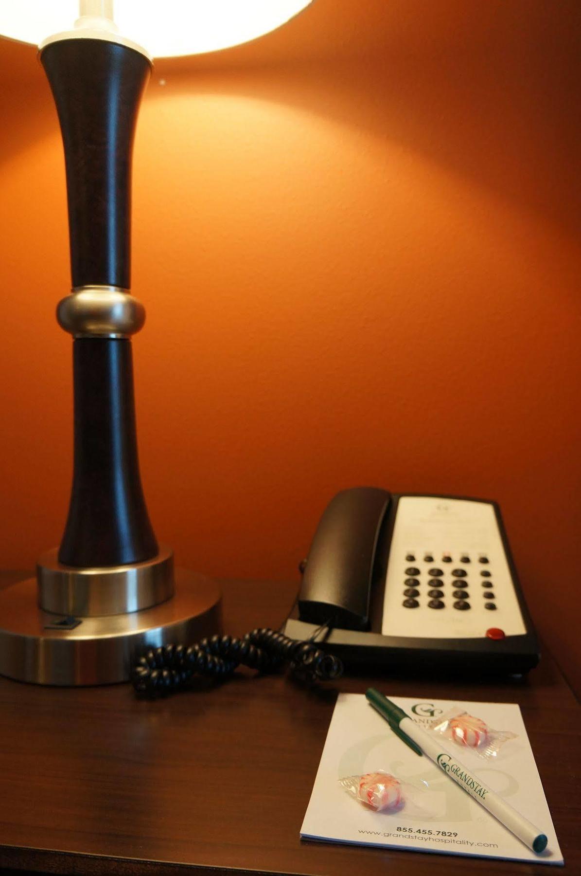 Grandstay Hotel & Suites Mount Horeb - Madison Eksteriør bilde