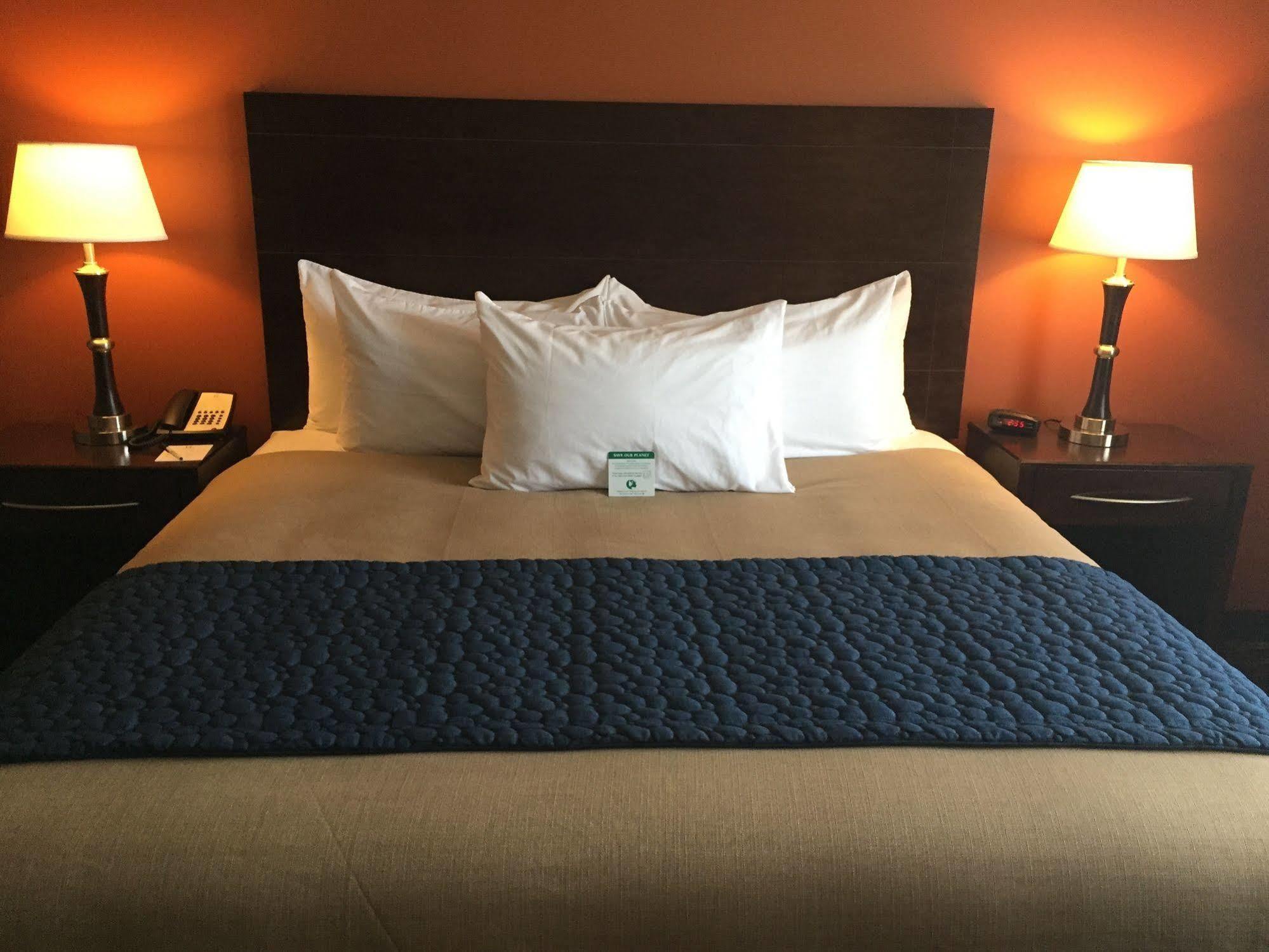 Grandstay Hotel & Suites Mount Horeb - Madison Eksteriør bilde